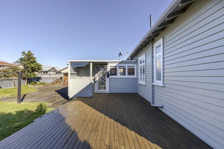 Photo of property in 83 Tukapa Street, Westown, New Plymouth, 4310