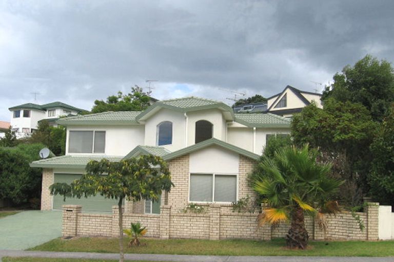 Photo of property in 20 Hogarth Rise, West Harbour, Auckland, 0618
