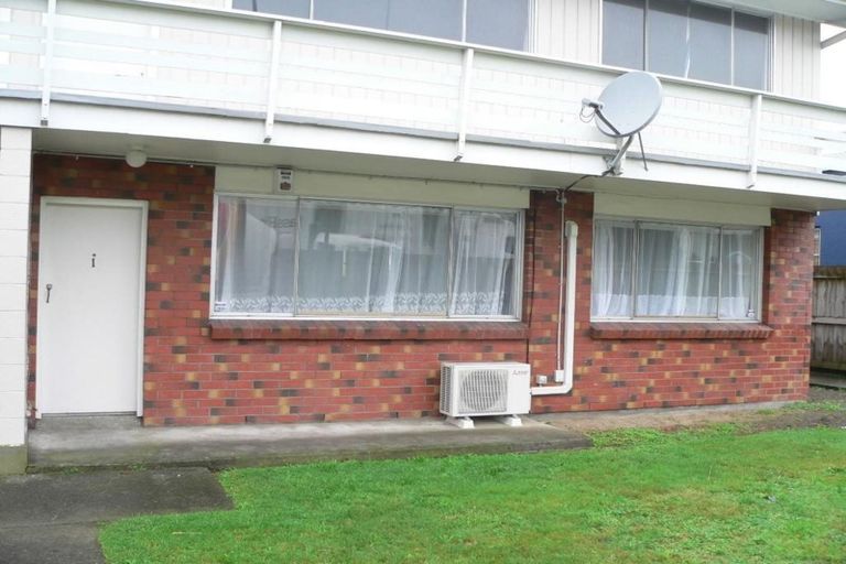 Photo of property in 1/246 Main Road, Tawa, Wellington, 5028