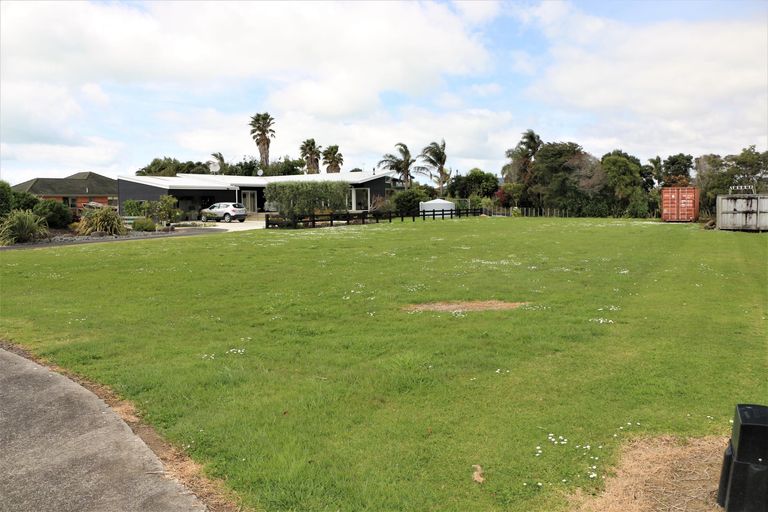 Photo of property in 16 Mylindas Road, Whakatiwai, Miranda, 2473