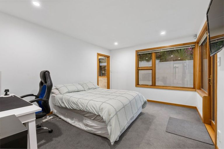 Photo of property in 109 Moncks Spur Road, Redcliffs, Christchurch, 8081