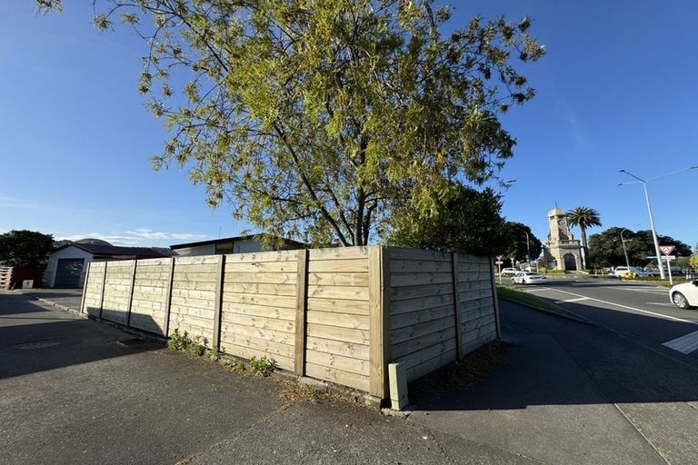 Photo of property in 195 Gloucester Street, Taradale, Napier, 4112