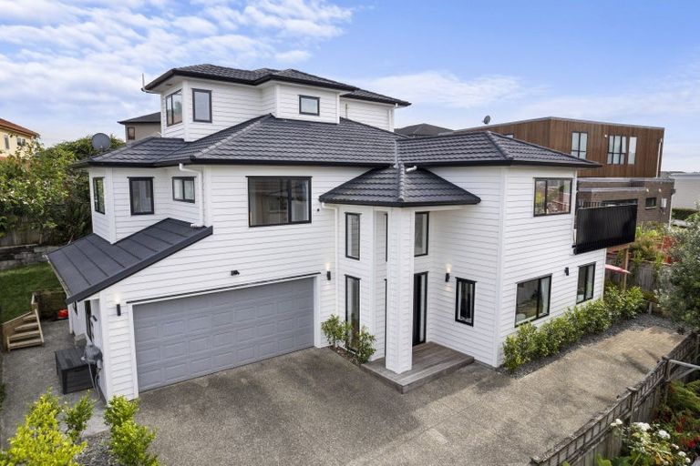 Photo of property in 12b Waikura Drive, Te Atatu Peninsula, Auckland, 0610