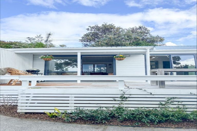 Photo of property in 4 Beach Road, Manly, Whangaparaoa, 0930