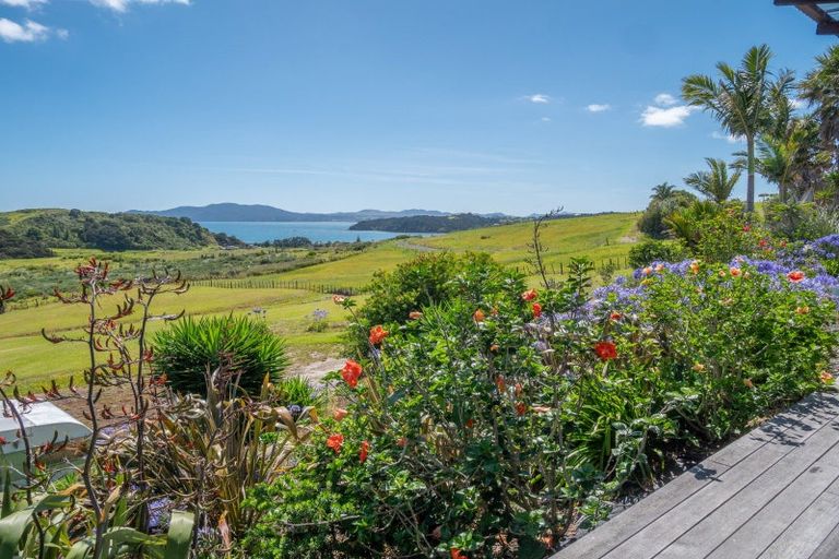 Photo of property in 38 Taipa View Road, Taipa, 0483