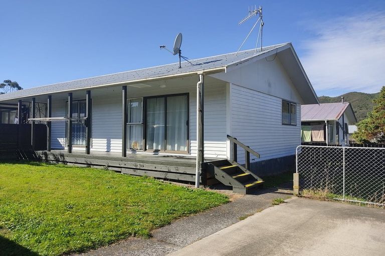Photo of property in 30 Stockdale Street, Wainuiomata, Lower Hutt, 5014