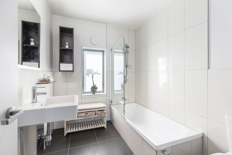 Photo of property in 7c Aranui Street, Miramar, Wellington, 6022