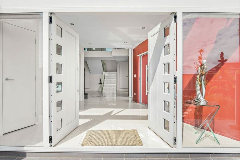 Photo of property in 61 Compass Way, Half Moon Bay, Auckland, 2012