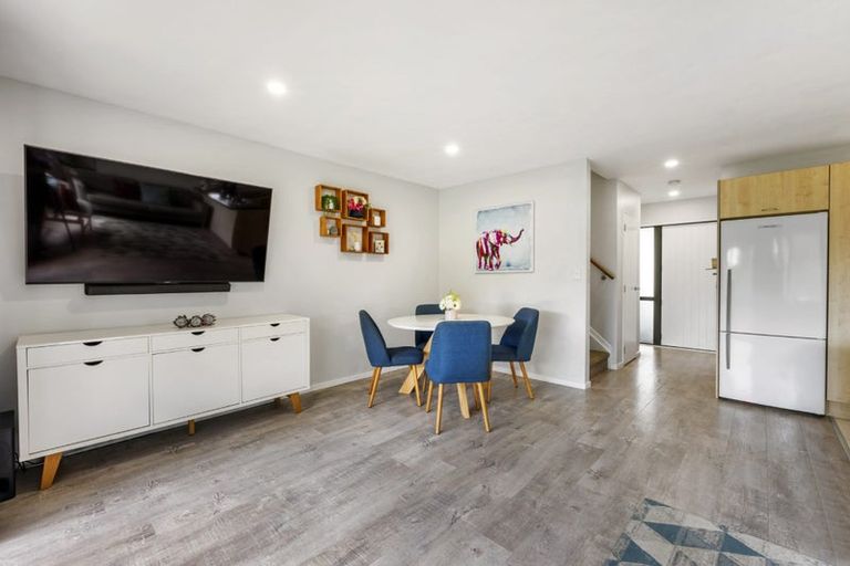 Photo of property in Casa Bella, 1/427 Albany Highway, Albany, Auckland, 0632