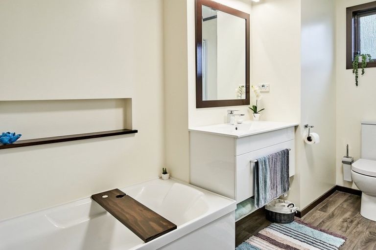 Photo of property in 4 Mizzen Place, Whitby, Porirua, 5024