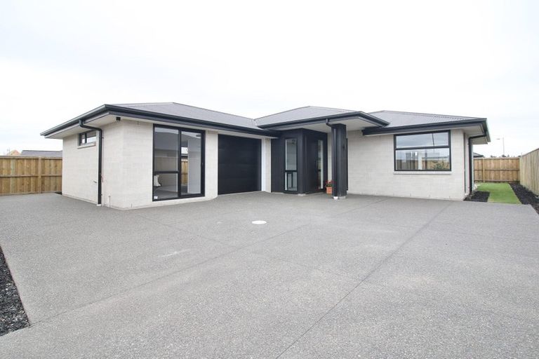 Photo of property in 38 Broadway Parade, Rolleston, 7615