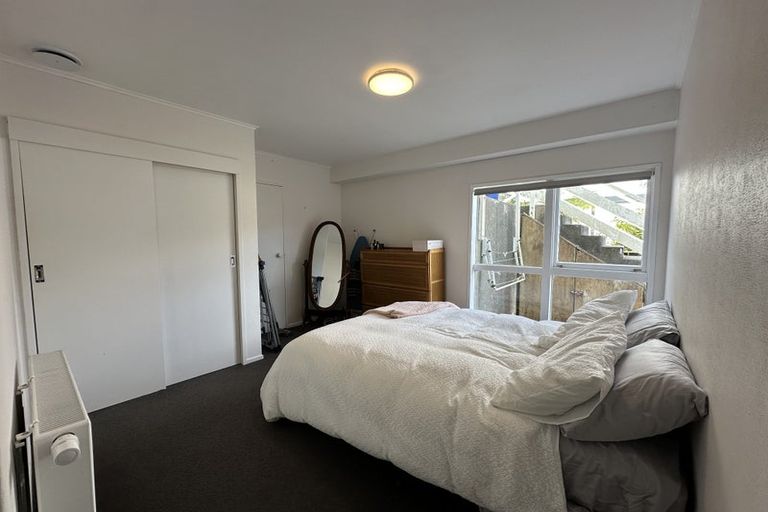 Photo of property in 24a Parklands Drive, Karori, Wellington, 6012