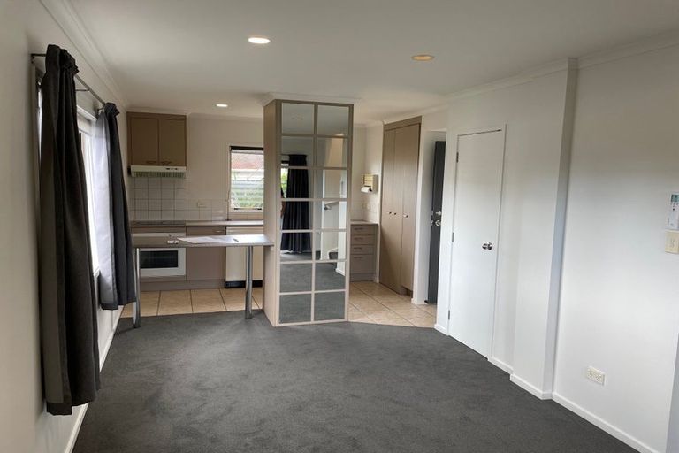 Photo of property in 1/4 Keeling Road, Henderson, Auckland, 0612