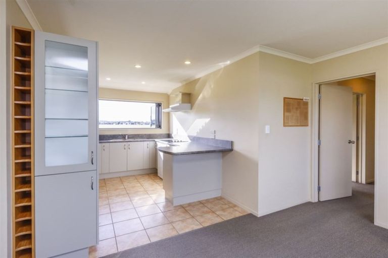 Photo of property in 16 Daniel Place, Kelvin Grove, Palmerston North, 4414