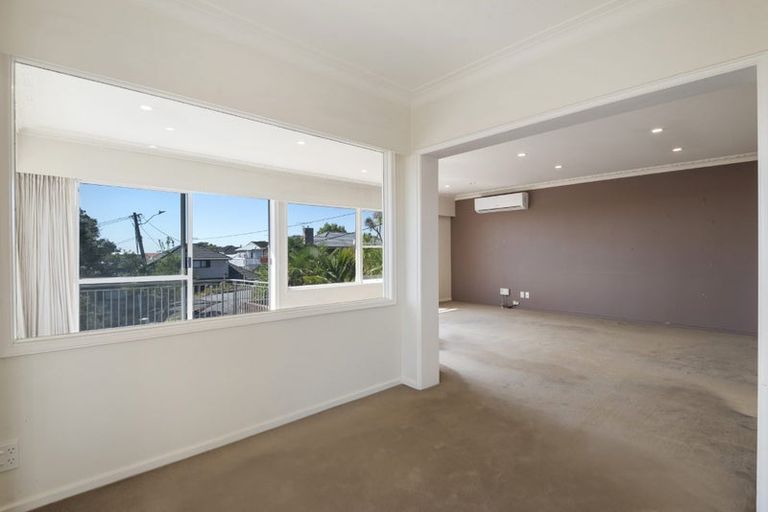 Photo of property in 24 Speedy Crescent, Hillcrest, Auckland, 0627