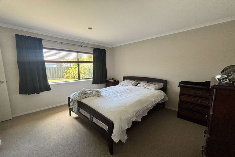 Photo of property in 4 Diamond Grove, Brown Owl, Upper Hutt, 5018