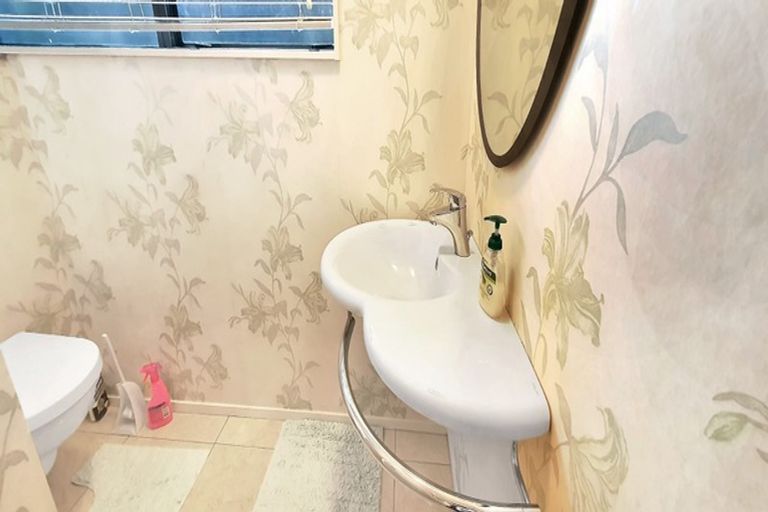 Photo of property in 1/15 Malloy Place, Eastern Beach, Auckland, 2012