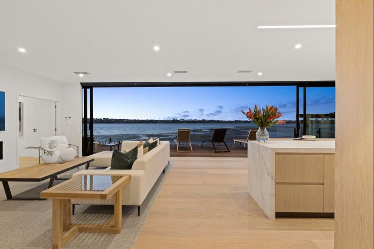 Photo of property in 17 Lansdowne Street, Bayswater, Auckland, 0622