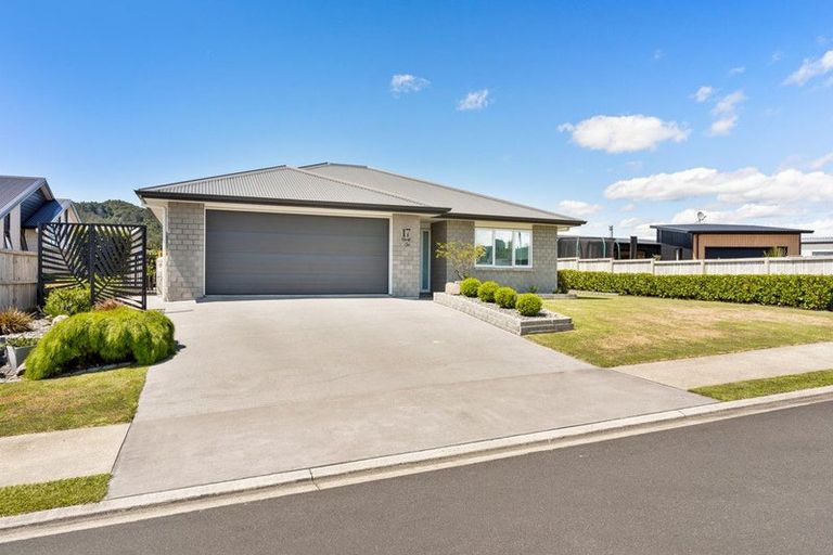 Photo of property in 17 Manatu Close, Whangamata, 3691