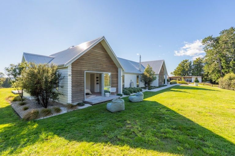 Photo of property in 1232 Taihape Road, Sherenden, Hastings, 4179