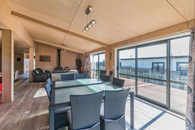 Photo of property in 35 Barling Street, Himatangi Beach, Foxton, 4891