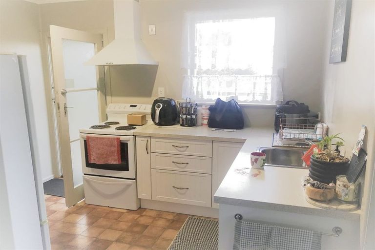Photo of property in 1/6 Snell Avenue, Papakura, 2110
