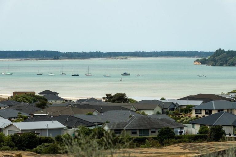 Photo of property in 30 Ridge Drive, Omokoroa, 3114