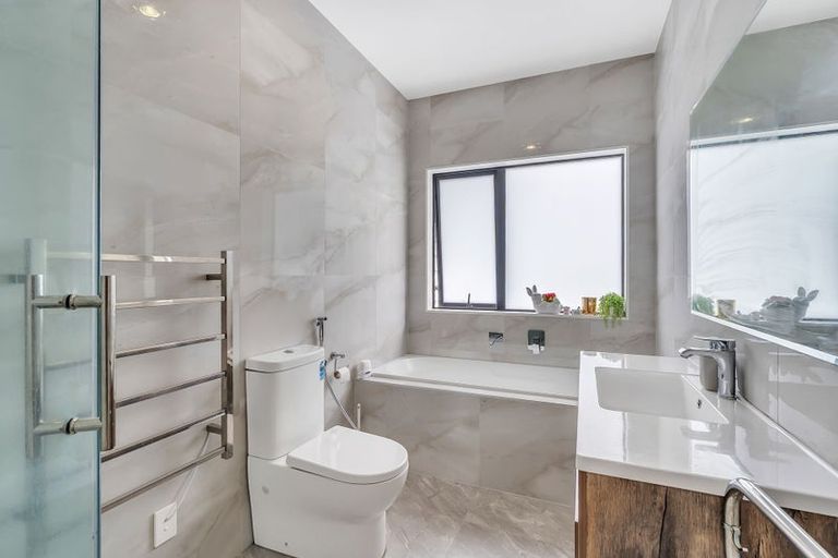 Photo of property in 5 Sapwood Crescent, Takanini, 2110