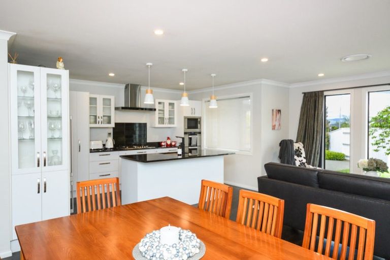 Photo of property in 25 Trump Place, Kelvin Grove, Palmerston North, 4414