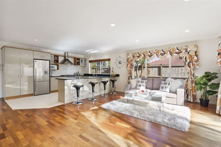 Photo of property in 13 Dunvegan Rise, East Tamaki Heights, Auckland, 2016