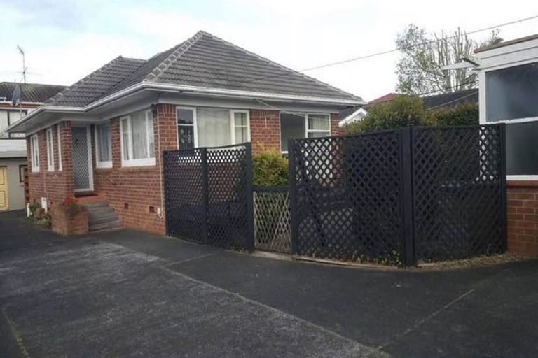 Photo of property in 1/7 Waterloo Road, Milford, Auckland, 0620