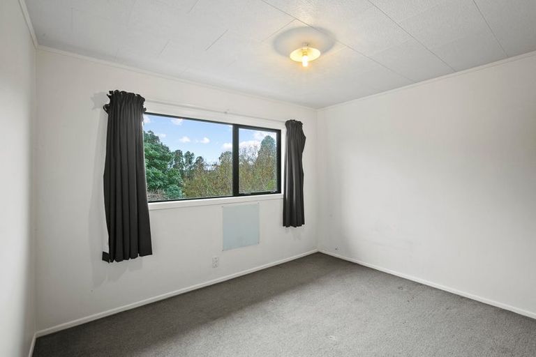 Photo of property in 25 Montana Place, Merrilands, New Plymouth, 4312