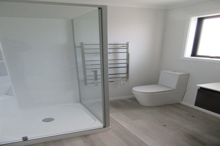 Photo of property in 54 Mawai Hakona Drive, Wallaceville, Upper Hutt, 5018