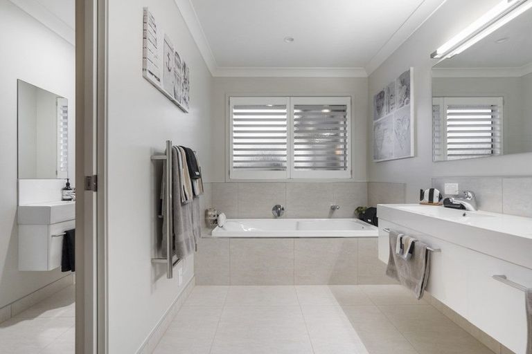 Photo of property in 28 Pacific Park Way, Papamoa Beach, Papamoa, 3118