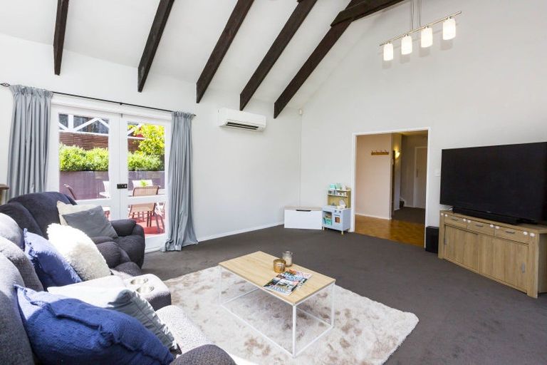 Photo of property in 21 Tapestry Grove, Silverstream, Upper Hutt, 5019