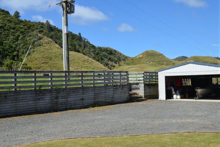 Photo of property in 177 Te Mahoe Road, Mokau, 4376