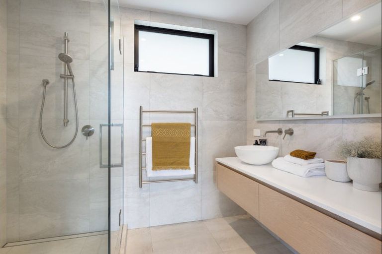 Photo of property in 17 Lansdowne Street, Bayswater, Auckland, 0622