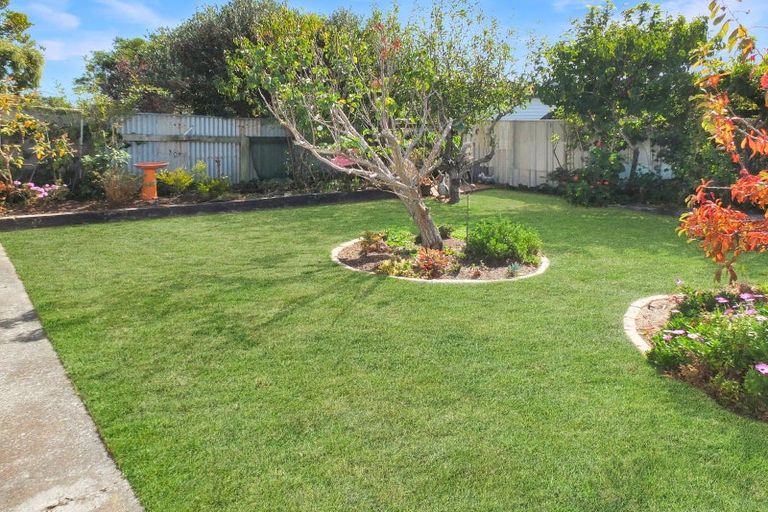 Photo of property in 8b Te Awa Street, Foxton Beach, Foxton, 4815