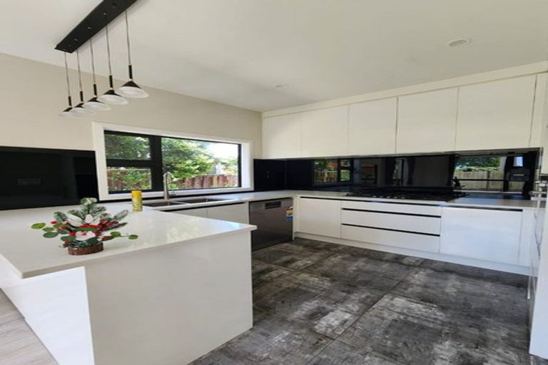 Photo of property in 128b Hutchinsons Road, Bucklands Beach, Auckland, 2014