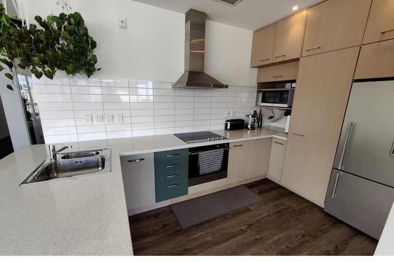 Photo of property in De Vere Apartments, 7/23 Tennyson Street, Te Aro, Wellington, 6011