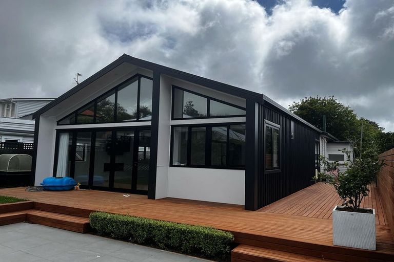 Photo of property in 21 Nottingham Street, Karori, Wellington, 6012