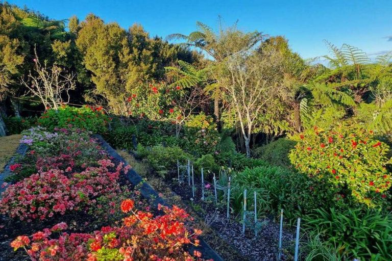 Photo of property in 102 Kuku East Road, Kuku, Levin, 5570