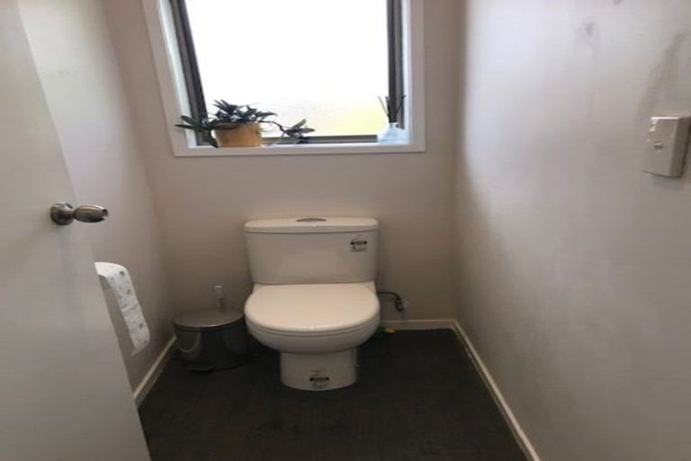 Photo of property in 2/44 Meadway, Sunnyhills, Auckland, 2010