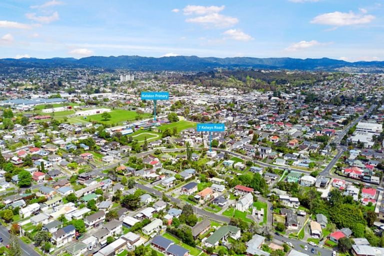 Photo of property in 7 Kelwyn Road, Kelston, Auckland, 0602