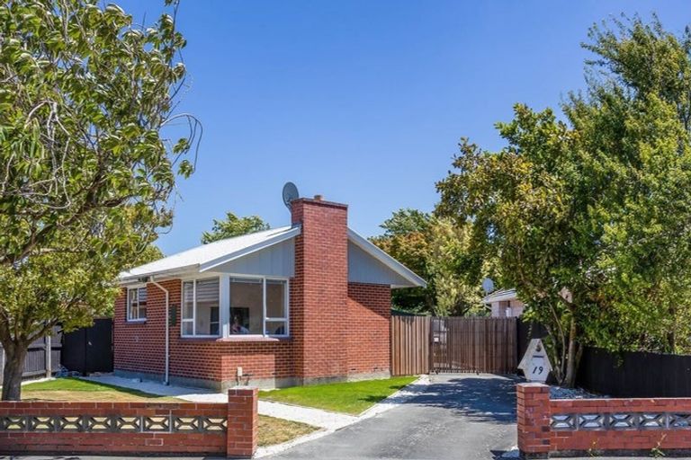 Photo of property in 19 Martbern Crescent, Bishopdale, Christchurch, 8053