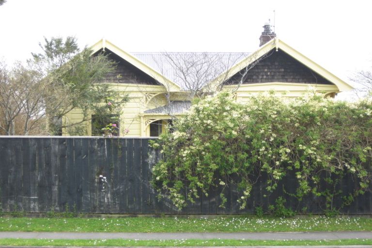 Photo of property in 170 Carrington Street, Lower Vogeltown, New Plymouth, 4310