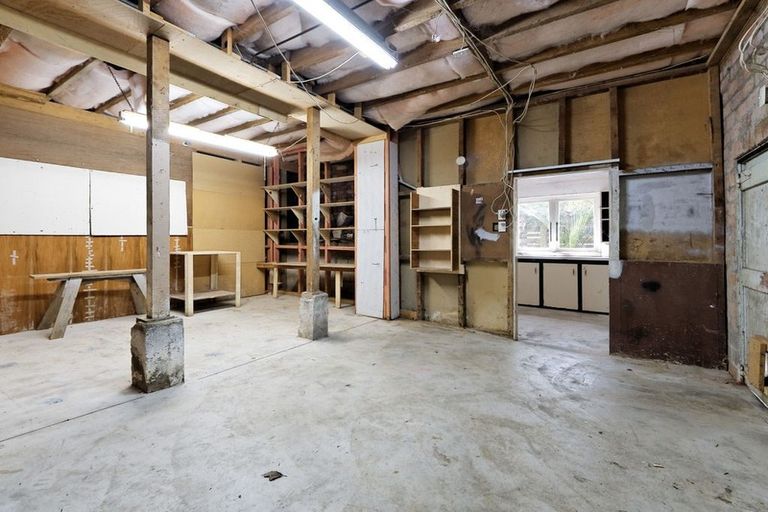 Photo of property in 236 Godley Road, Titirangi, Auckland, 0604