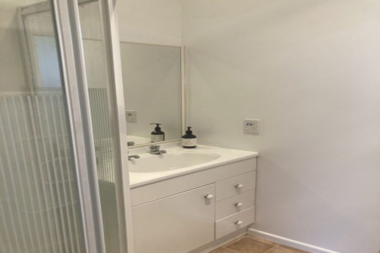 Photo of property in 2/12 The Parade, Bucklands Beach, Auckland, 2012