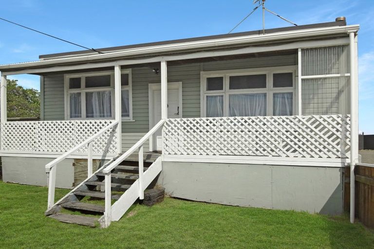 Photo of property in 46 Pratt Avenue, Foxton Beach, Foxton, 4815