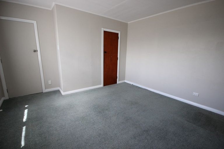 Photo of property in 2 Bristol Crescent, Roslyn, Palmerston North, 4414